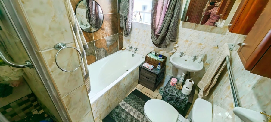 2 Bedroom Property for Sale in Miederpark North West